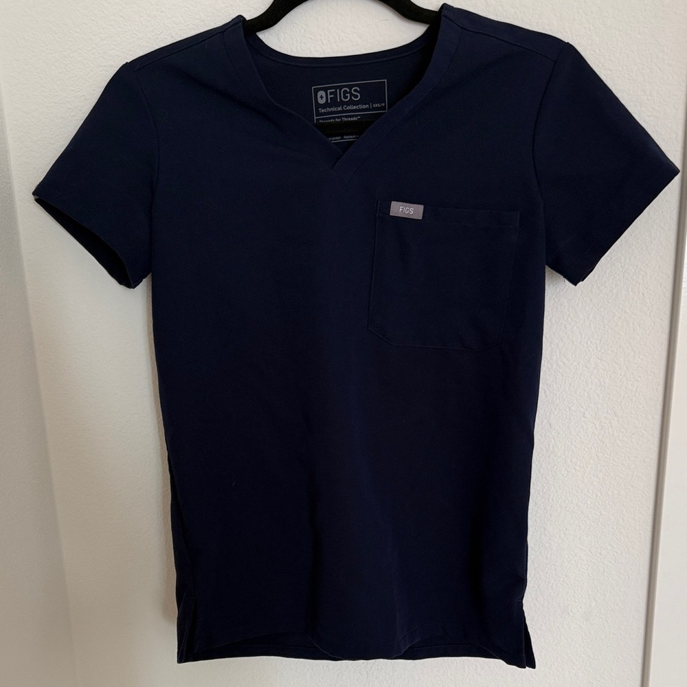 Figs Catarina scrub top petite
